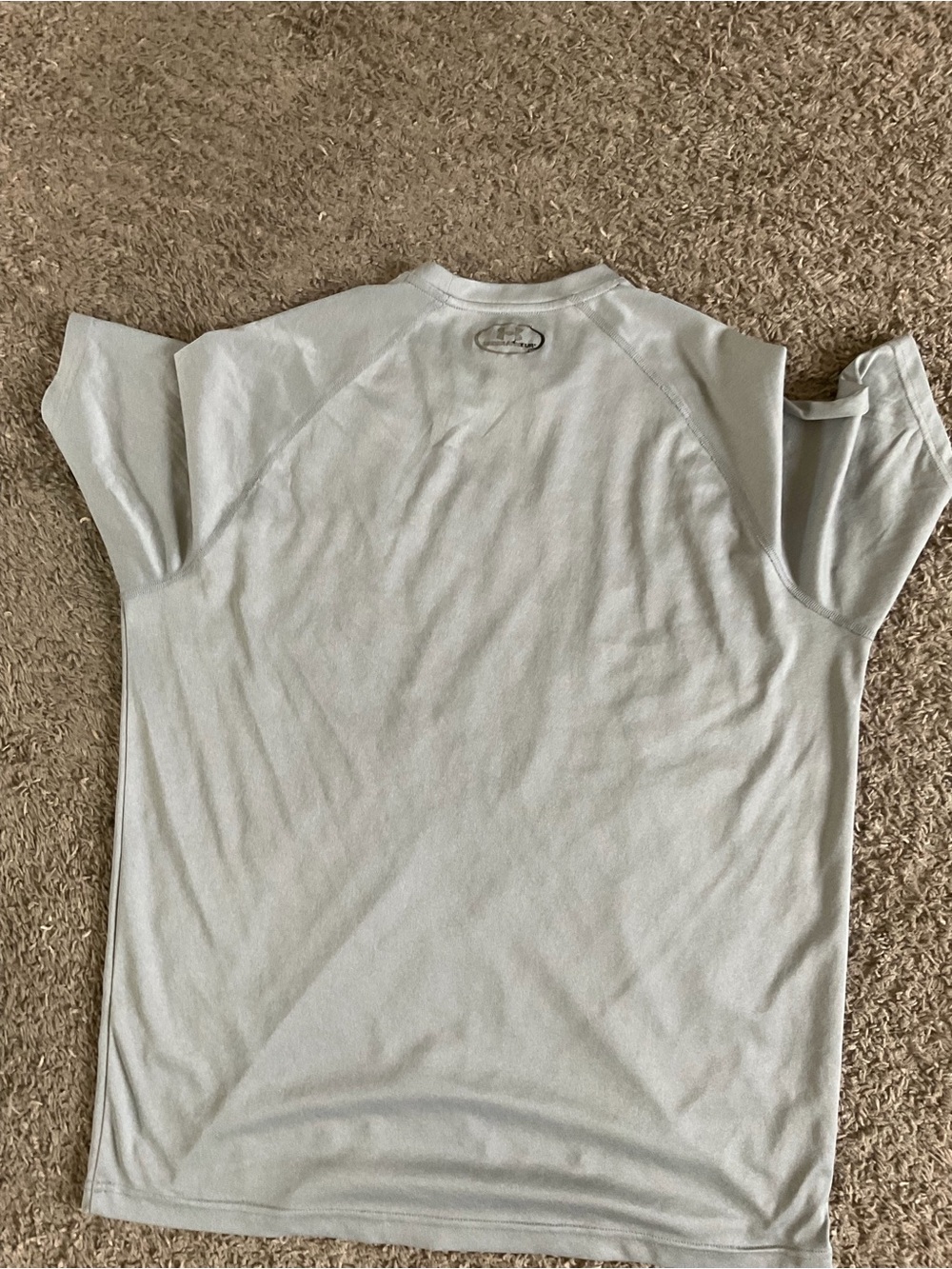 Men’s pre owned as Is grey HeatGear loose fit size XL under armour shirt - Picture 4 of 4